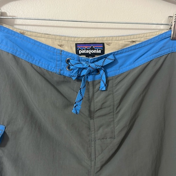 Patagonia Men’s Patch Pocket Wavefarer
Boardshorts 20'' Size 33 - Picture 3 of 8